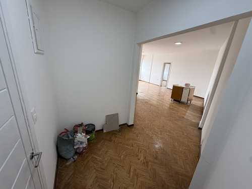  Alquiler Hermoso Apartamento 2 Dormitorios y Servicio 2 Baños, En Reducto
