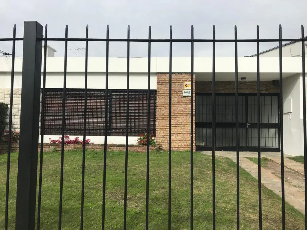  Hermosa Casa De 2 Dorm Con Cochera Y 2 Baños