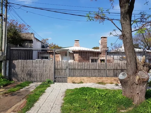  Casa De 2 Dormitorios Cochera Belvedere Sin Gastos Comunes