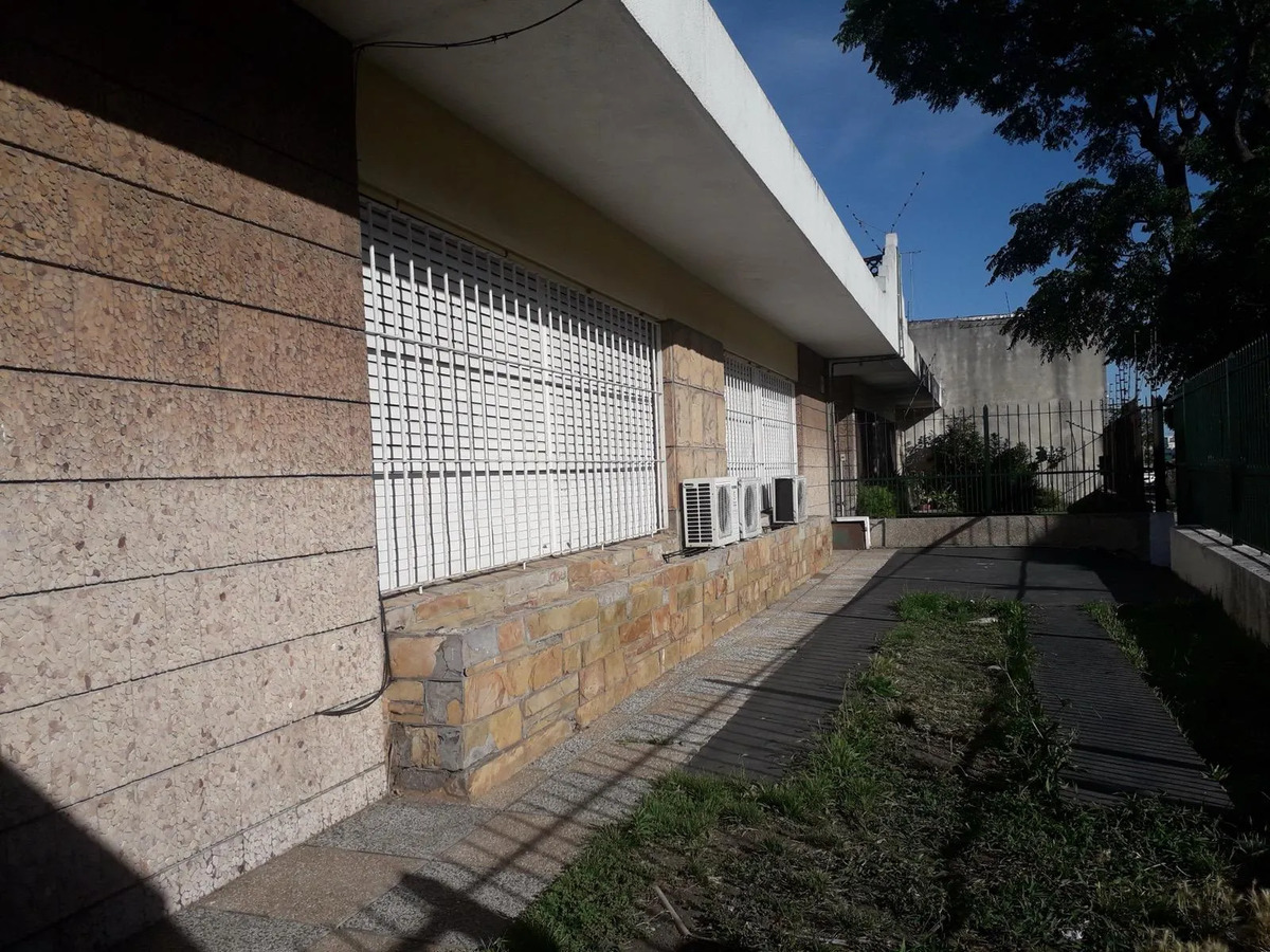  Alquiler De Casa 3 Dormitorios Con Patio Y Parrillero Cochera Sin Gastos Comunes En Unión