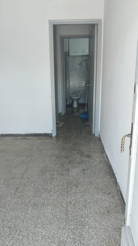  Alquiler De Casa, 1 Dormitorio, 1 Baño, Garaje, Excelente, En Brazo Oriental.