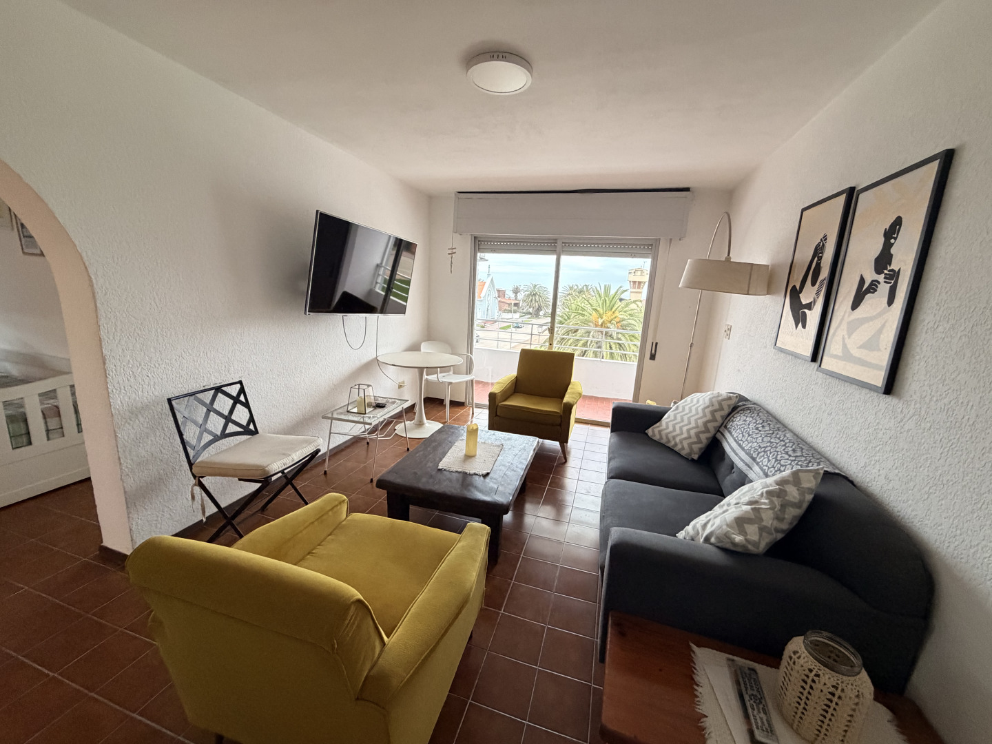  Apartamento de 2 dormitorios en venta en Punta del Este 