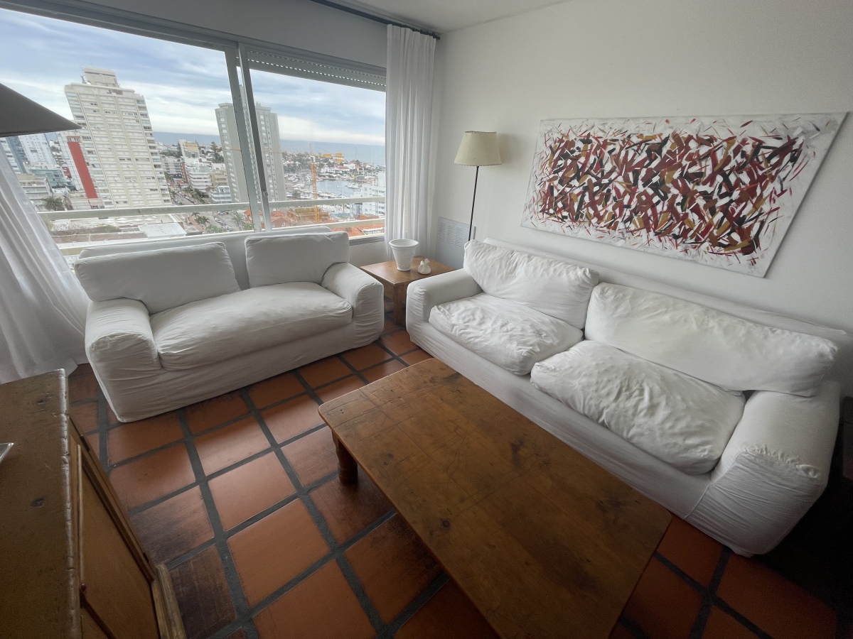  Apartamento en venta  de 3 dormitorios en Punta del Este