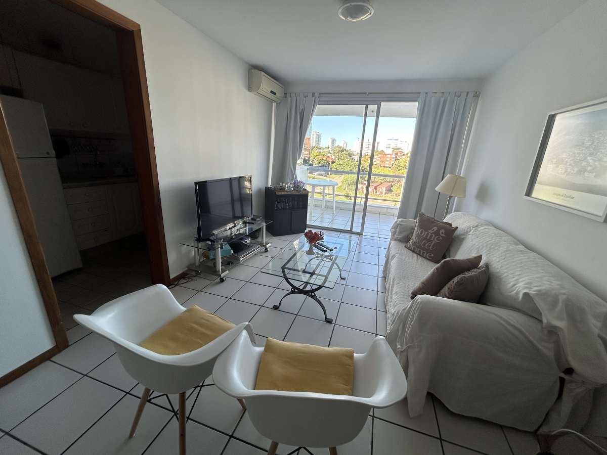  Apartamento en venta de 2 dormitorios en zona Mansa, Punta del Este 