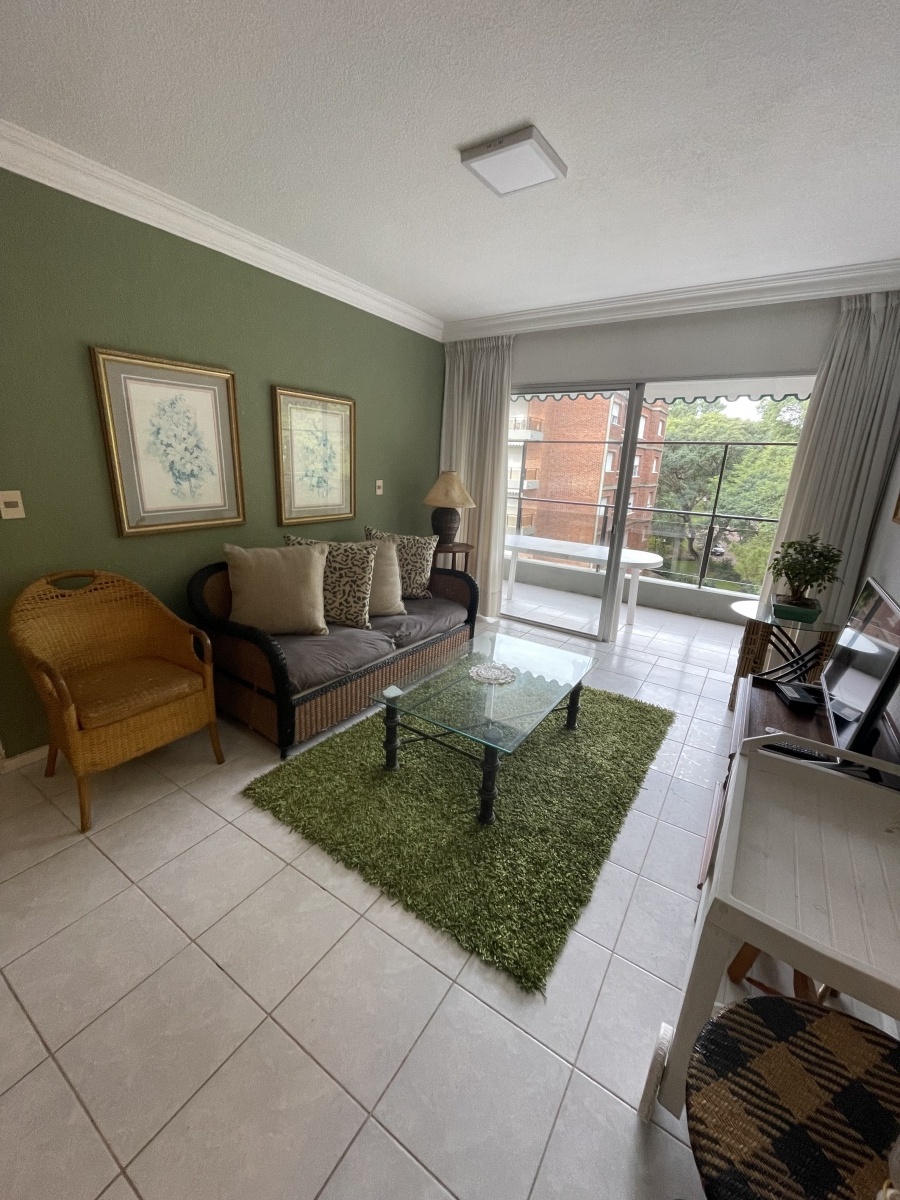  Amplio y luminoso apartamento en venta en  Punta del Este