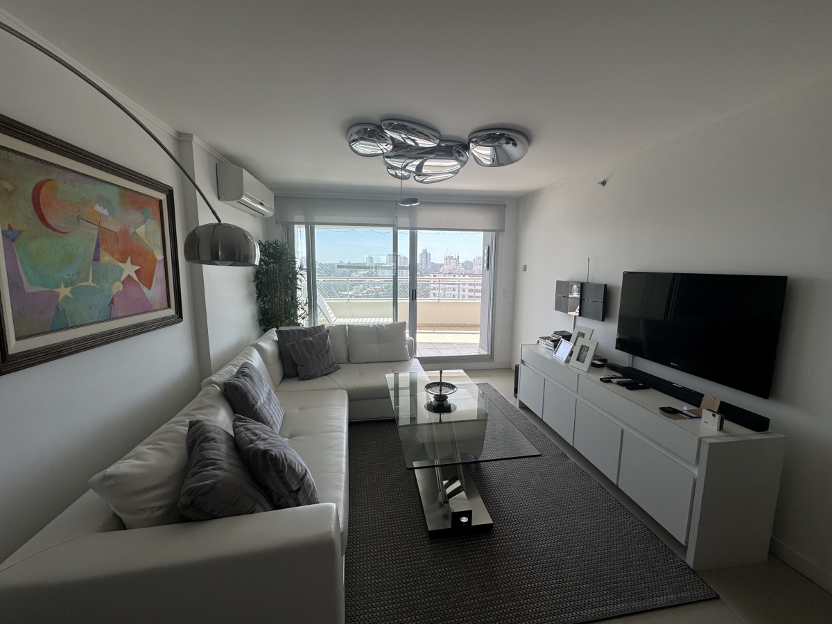  Apartamento de 3 dormitorios en venta en Punta del Este 