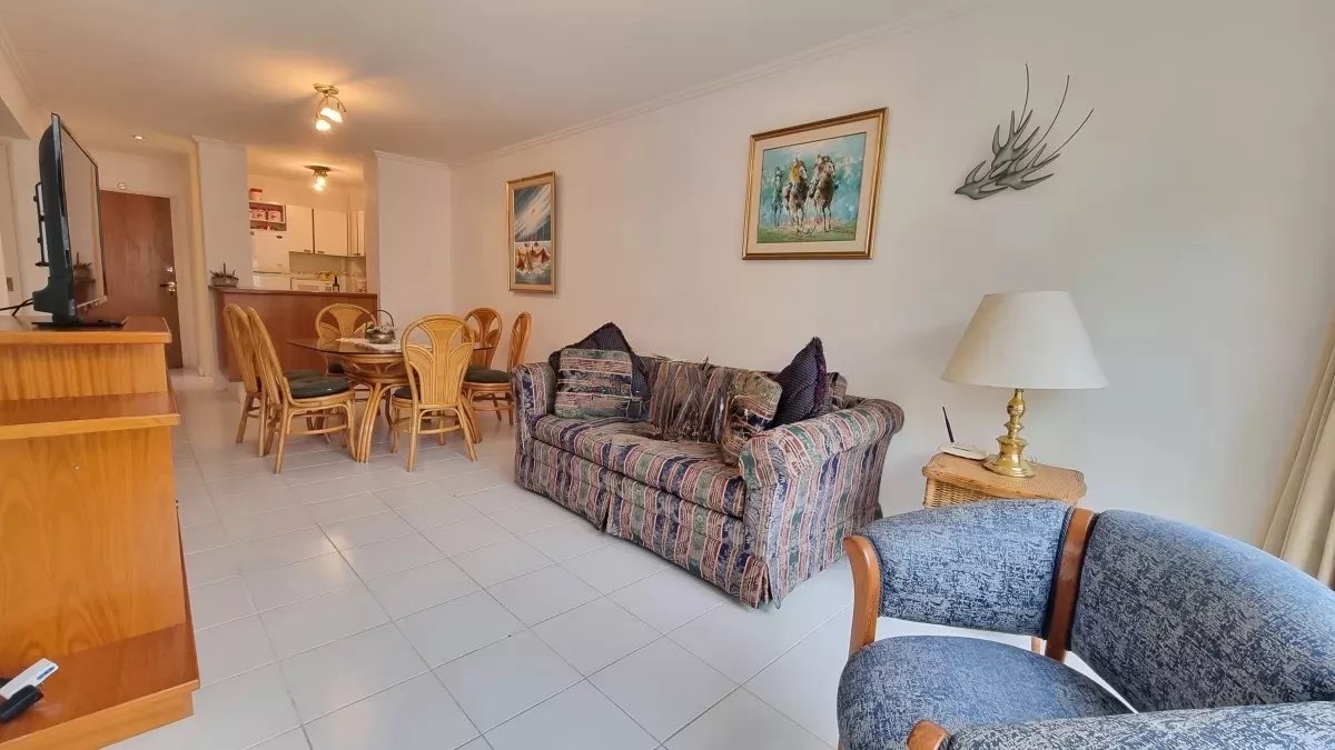  Apartamemento en venta de 1 dormitorio y medio en Punta del Este 