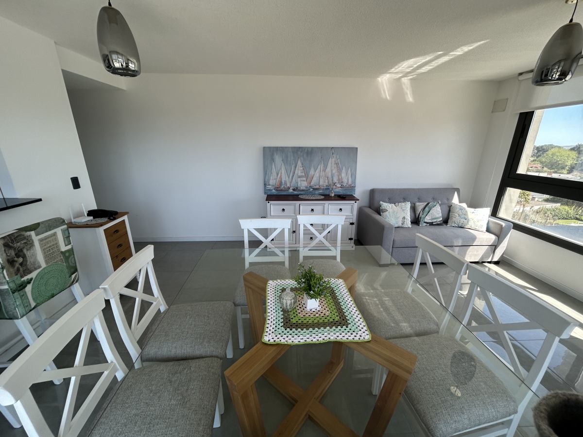  Apartamento en venta de dos dormitorios en Punta del Este 