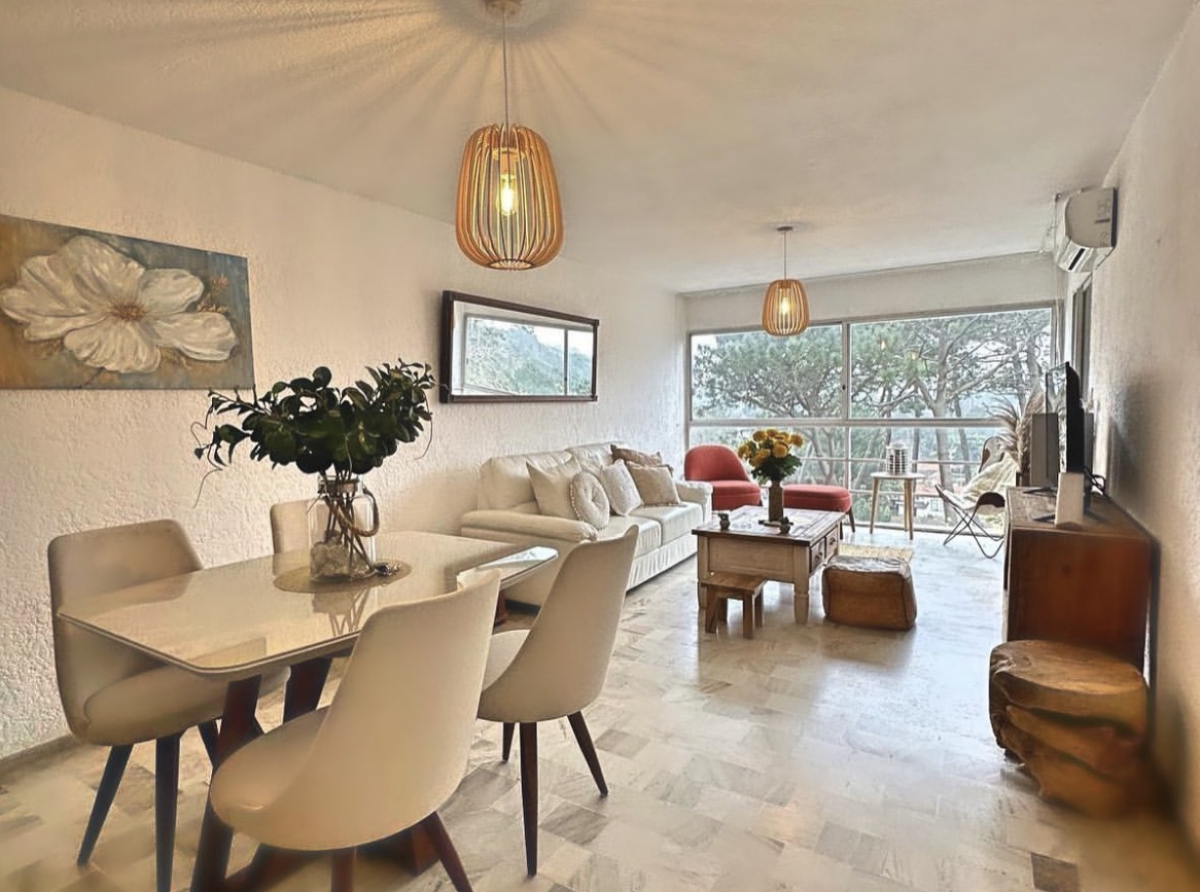  Apartamento de tres dormitorios en venta en Punta del Este