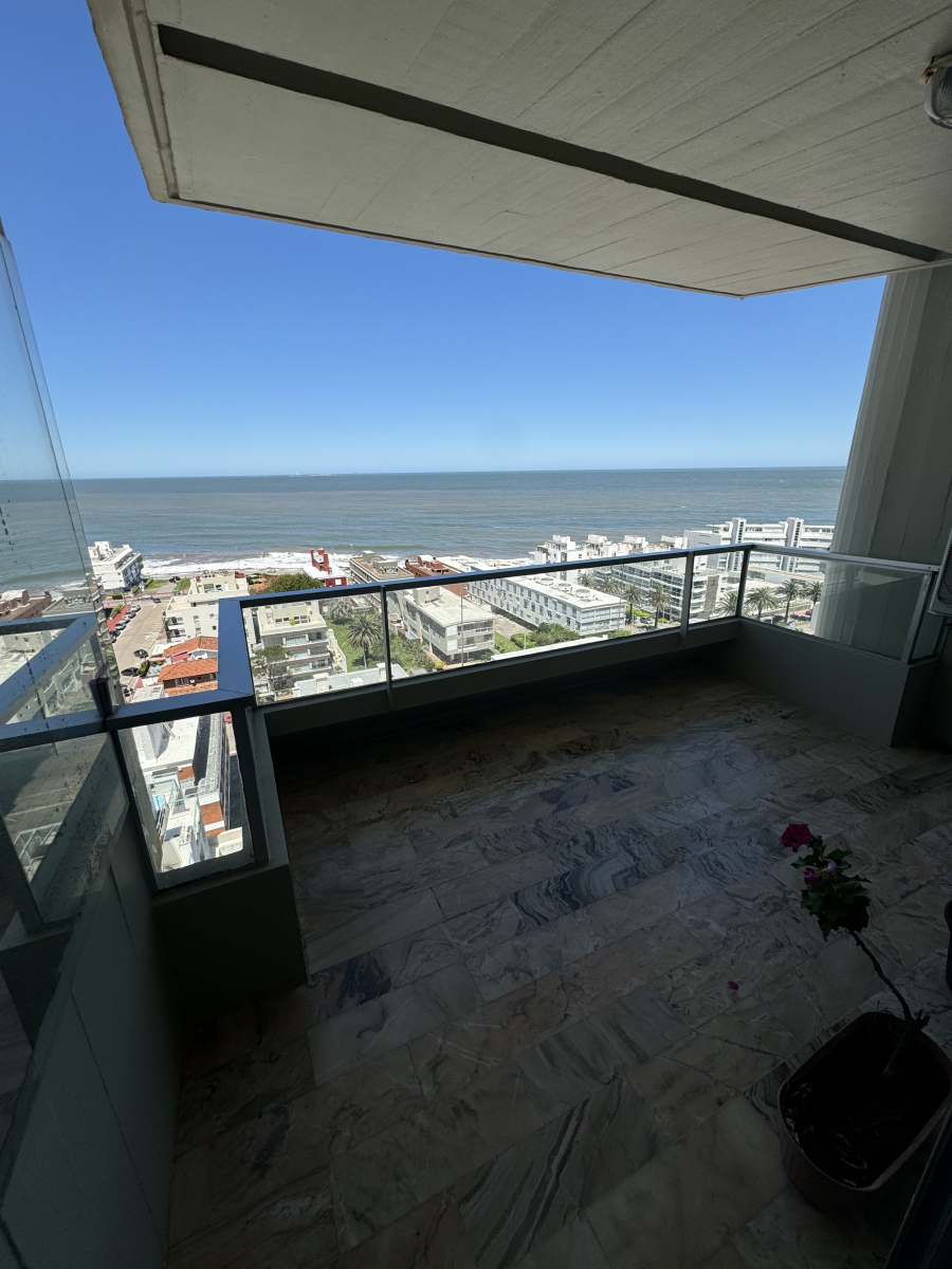  Apartamento en venta de 3 dormitorios en Península 