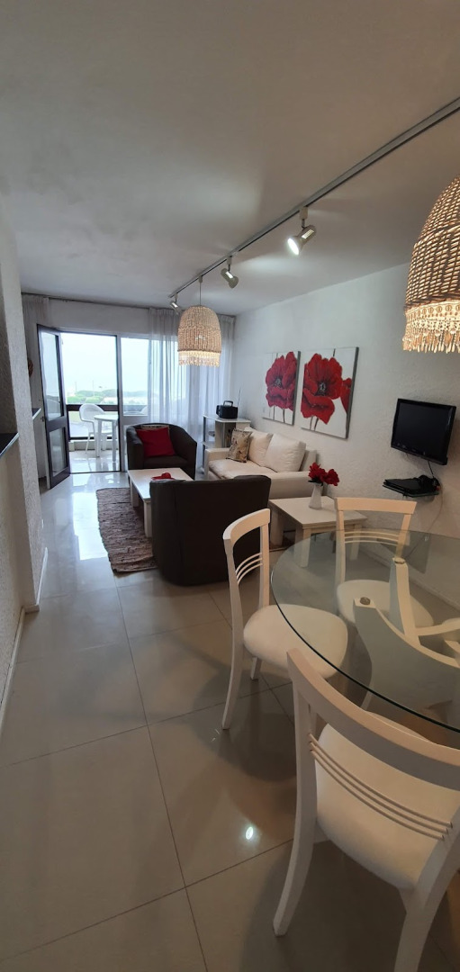  Apartamento en venta de dos dormitorios en Punta del Este 