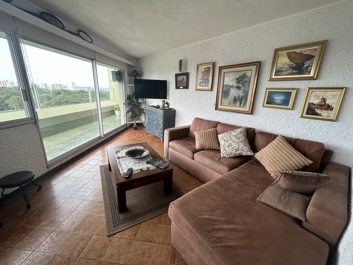  Penthouse de dos dormitorios en Roosevelt ,Punta del Este ,Oportunidad 