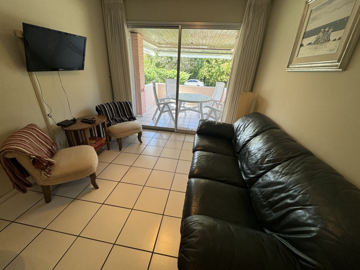  Apartamento de dos dormitorios a pasos de playa Mansa 