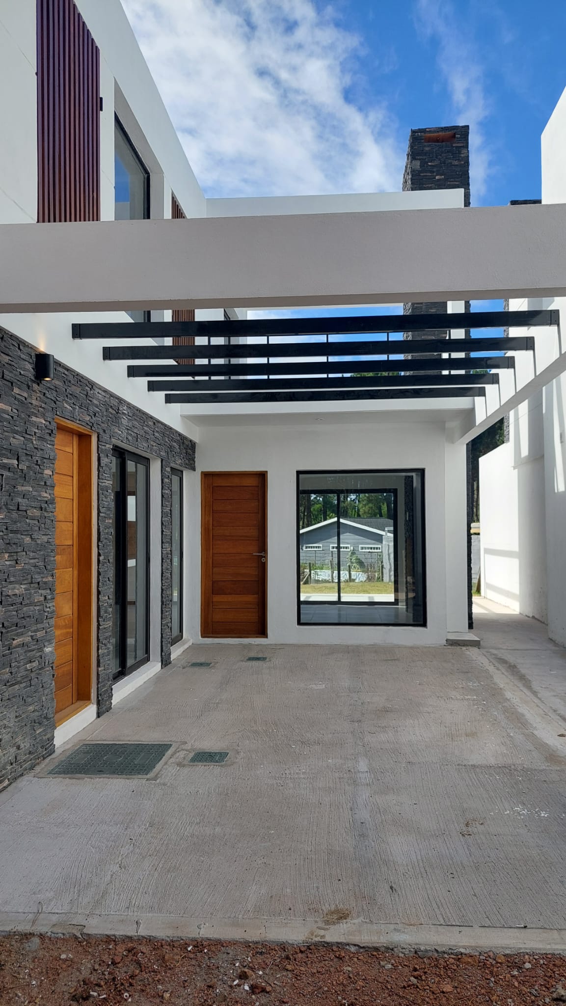  Casa de 3 dormitorios en venta en Parque Burnett 