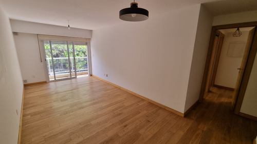  Apartamento En Venta De 2 Dorm. 2 Baños Con Cochera En Pocitos