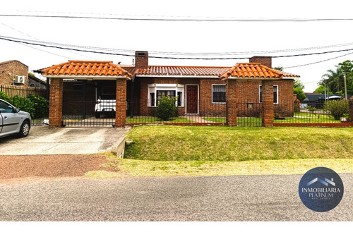  Dos Casas En Venta 5 Dormitorios Y 3 Baños C/ Cochera En Solymar