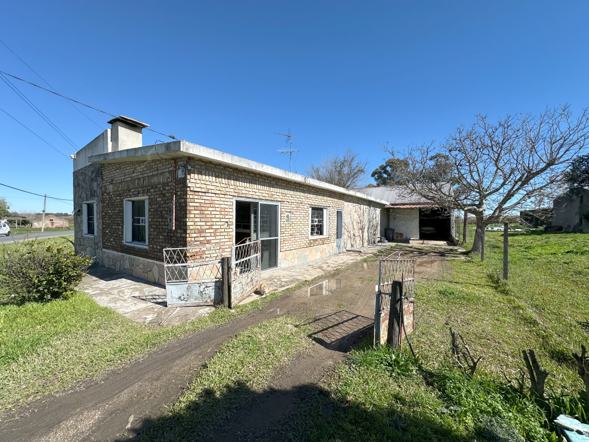  Casa en venta en Canelón Chico, sobre ruta.