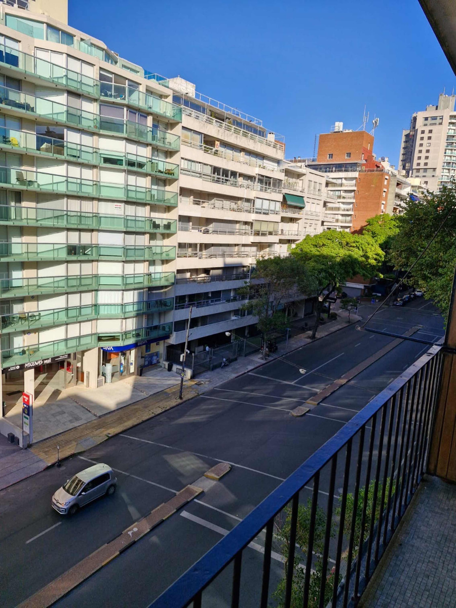  Alquiler Apartamento 3 Dormitorios 2 Baños Garage Av Brasil Pocitos Montevideo