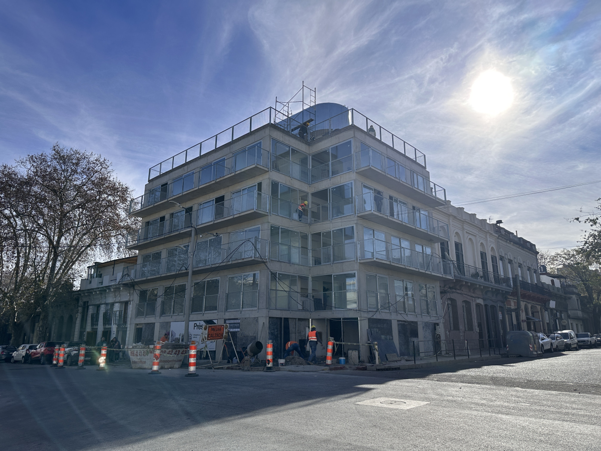  Venta Apartamento 1 Dormitorio con patio en construccion Palermo Montevideo