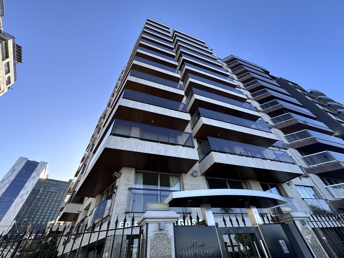  Venta Espectacular Apartamento Sobre Rambla 4 Dormitorios Garage Doble Punta Carretas Montevideo