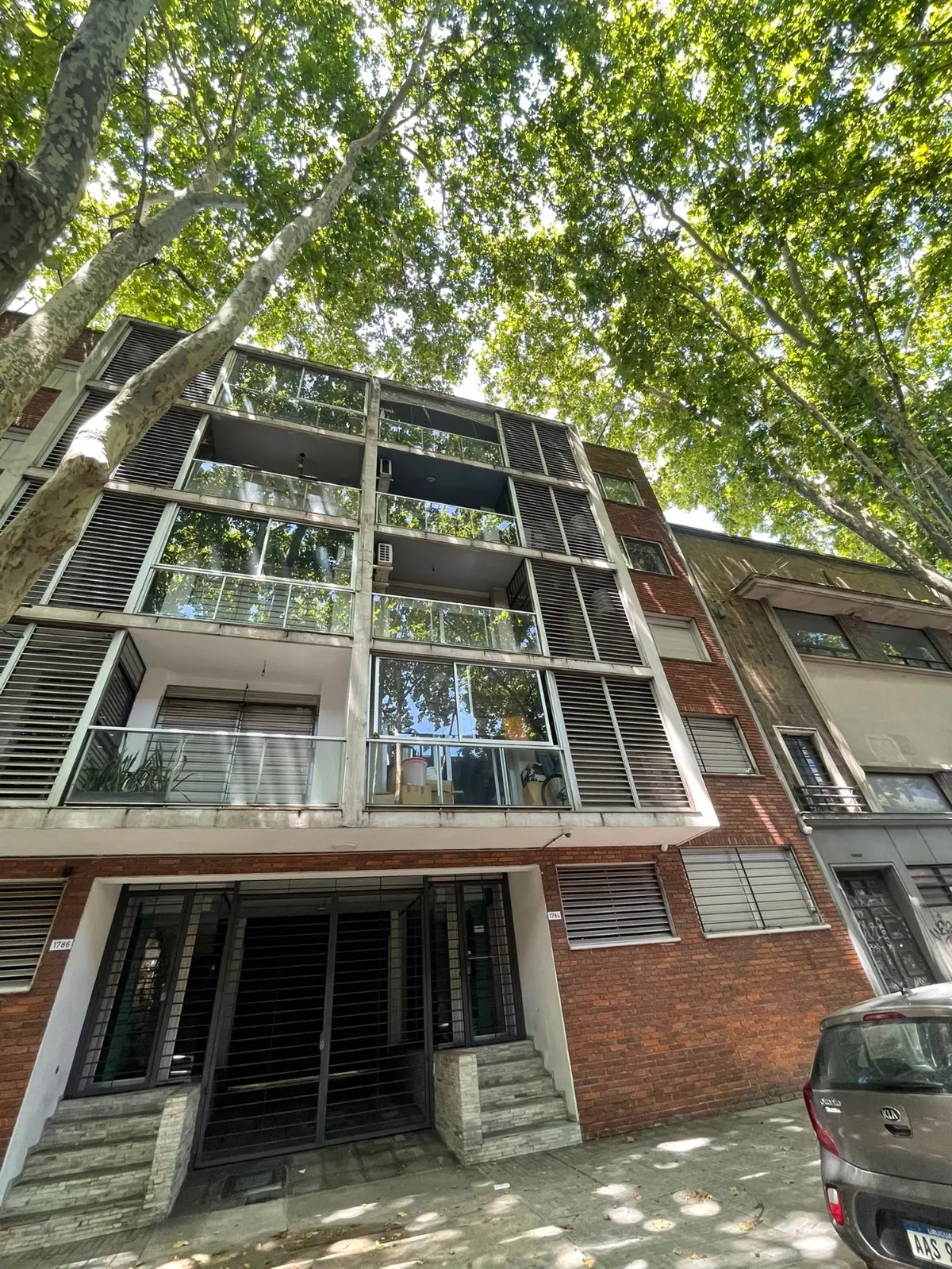  Alquilo apartamento de 1 dormitorio amueblado con cochera en Centro, Montevideo.