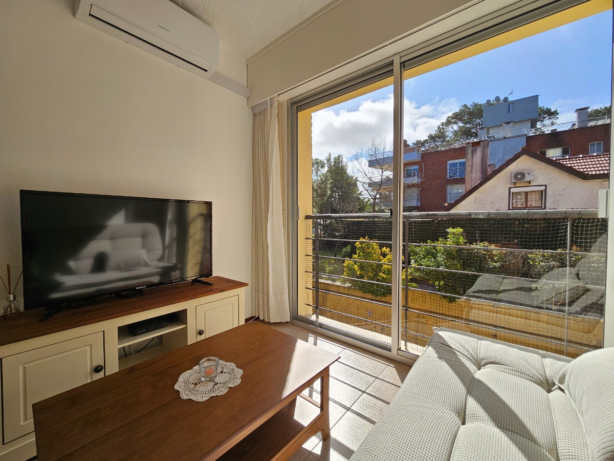  VENDO Apartamento, 1 Dormitorios, Garaje, Patio, Punta del Este, Maldonado