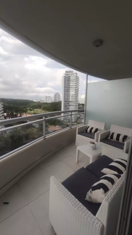  VENDO APARTAMENTO, 2 DORMITORIO, 2 BANOS, LAVADERO, BALCON, AMENITIES, PUNTA DEL ESTE, MALDONADO.
