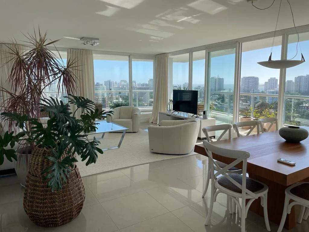  VENDO APARTAMENTO, 4 DORMITORIOS, 5 BANOS, BALCON, COCHERA, FULL AMENITIES, BRAVA, PUNTA DEL ESTE, MALDONADO