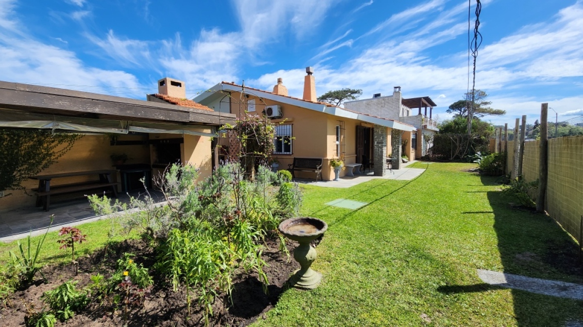  Casa en Punta del Este, Cantegril