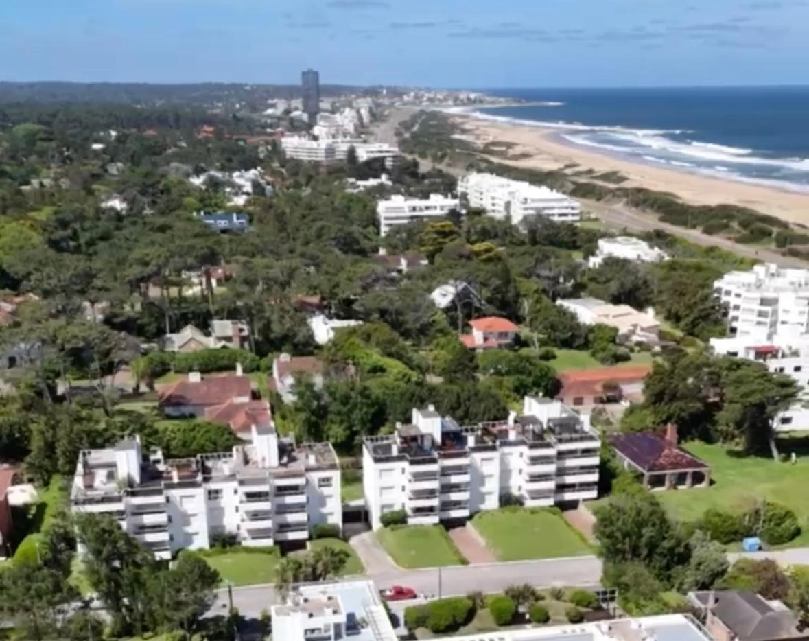  Apartamento de 2 dormitorios, disponible para verano, playa brava