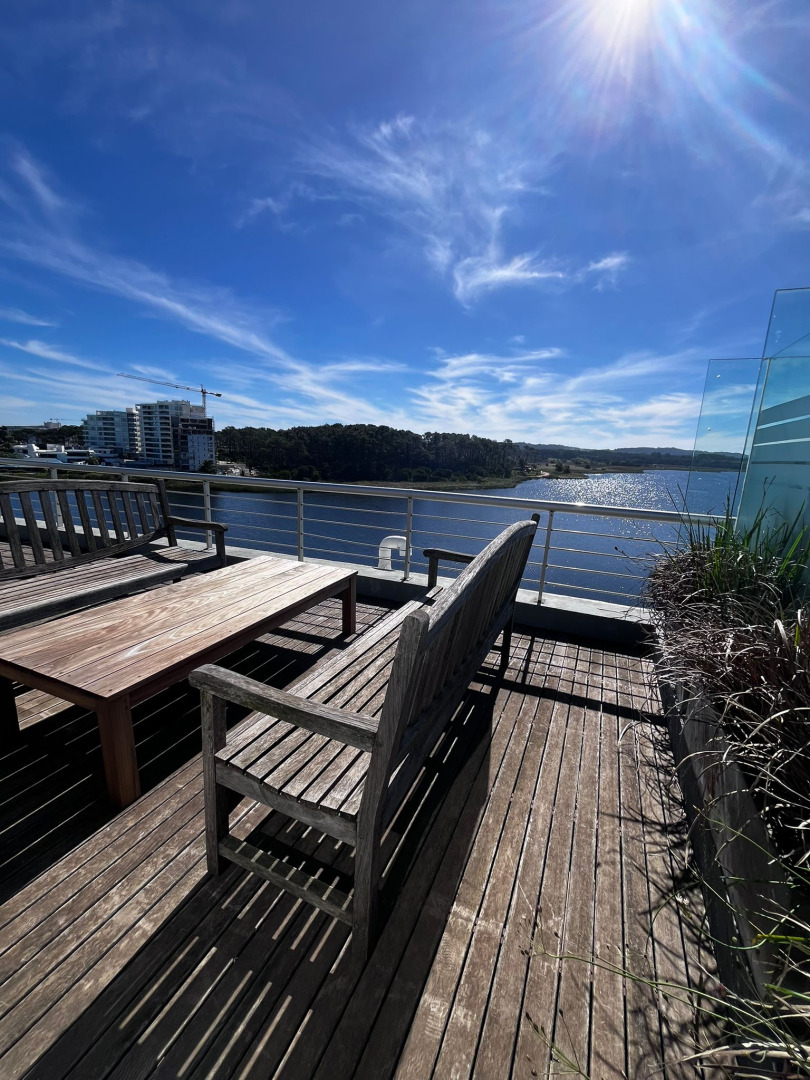  Venta de apartamento 3 dormitorios penthouse en primera linea playa mansa con vista a la laguna del diario y al mar en Punta del este