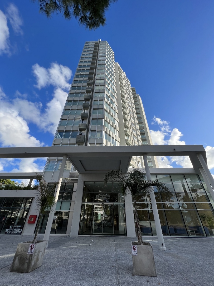  Alquiler anual apartamento 1 dormitorio en edificio full amenities en Roosevelt Punta del Este