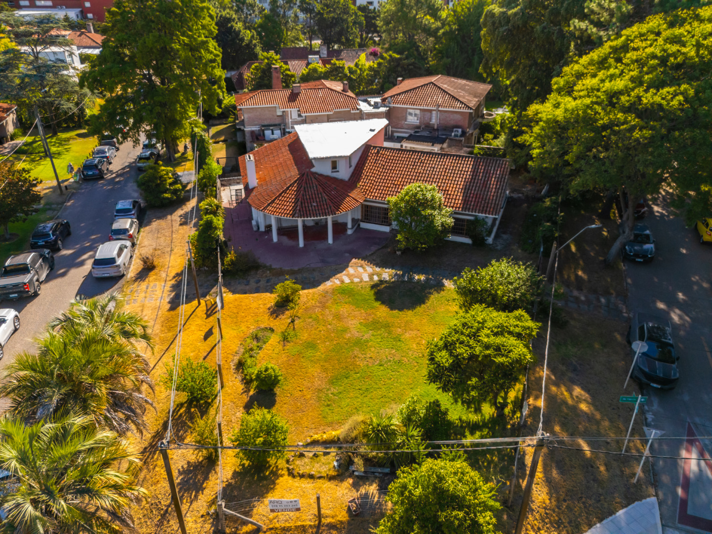  Residencia clásica con 5 dormitorios y jardín amplio, a metros del mar