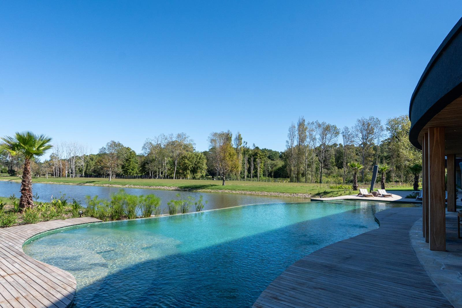  AURA Punta del Este: Tu refugio exclusivo entre el bosque, las lagunas y el Golf.