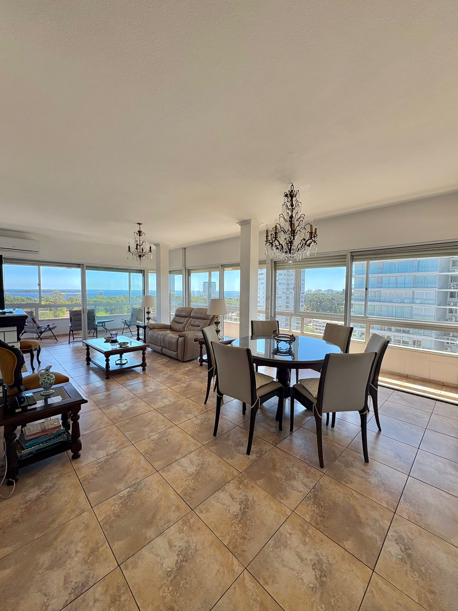  Divino Penthouse en venta sobre Roosevelt de 2 dormitorios