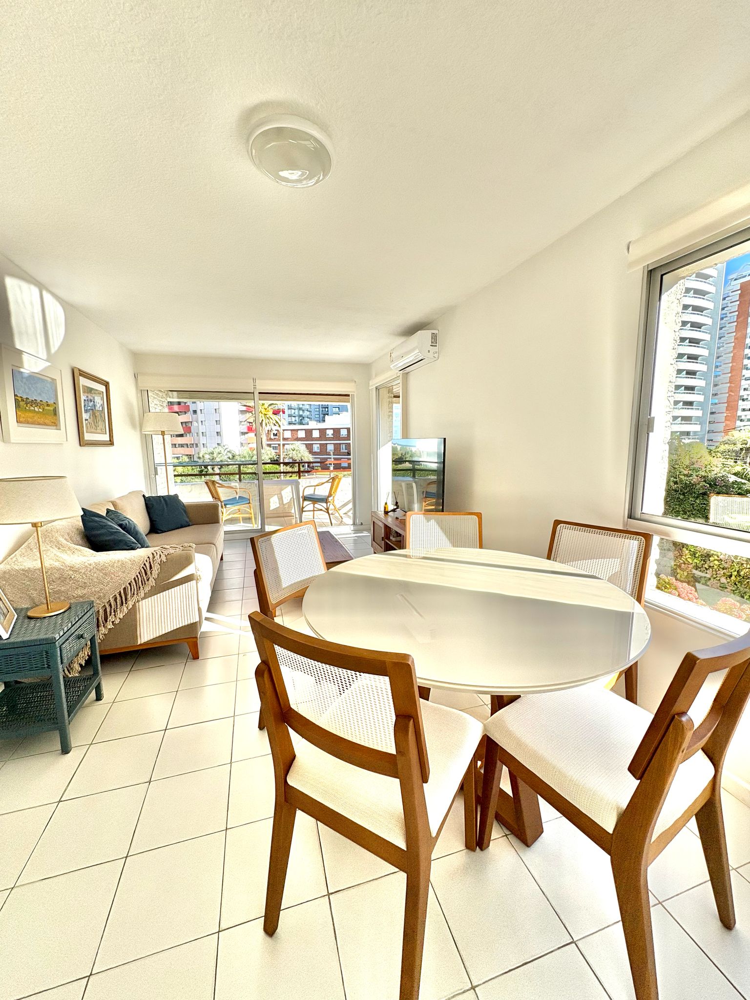  OPORTUNIDAD excelente apartamento en venta sobre Chiverta en Punta del Este