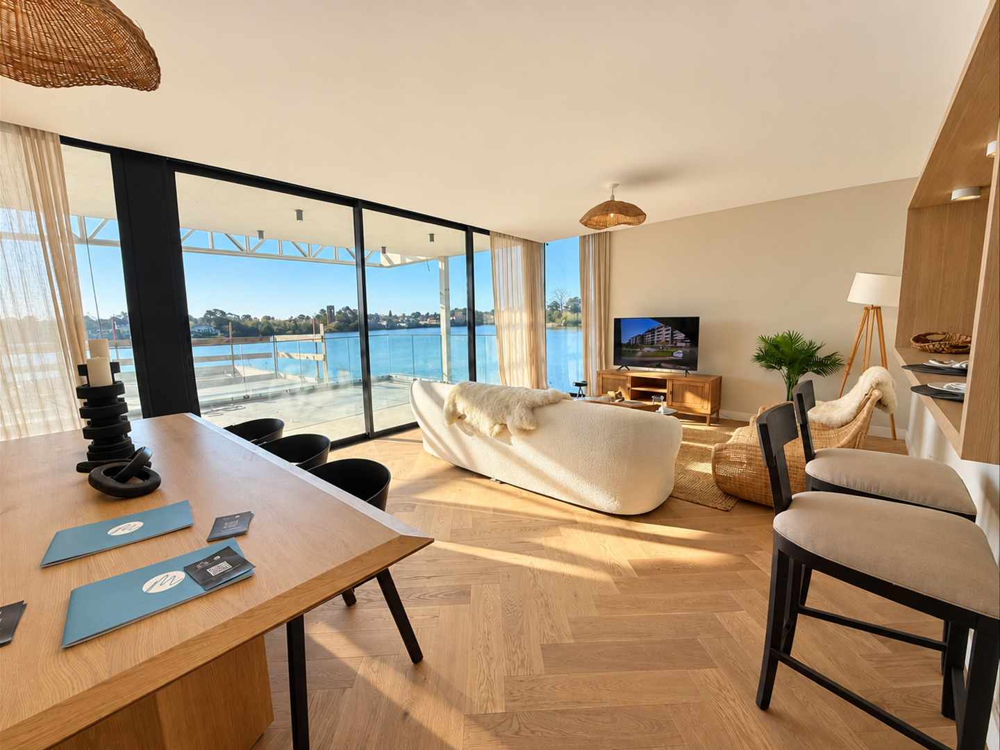  Venta Apartamento de 3 dormitorios y 2 garajes en Barrio Marinas Carrasco