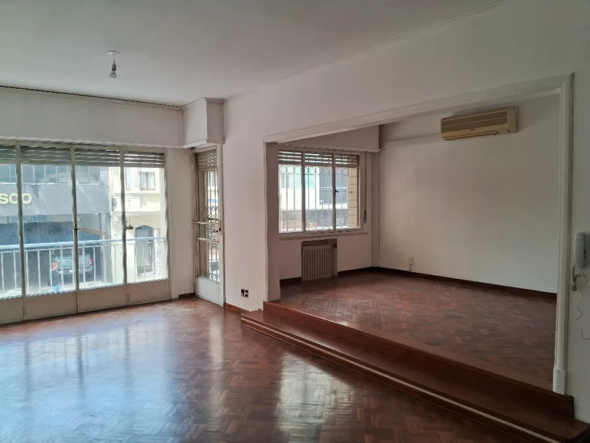  Alquiler Apartamento 3 Dormitorios Tres Cruces Balcón