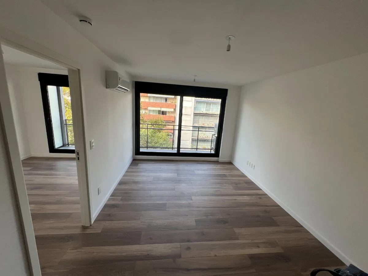  Alquiler Apartamento 1 Dormitorio Pocitos con balcón y garaje