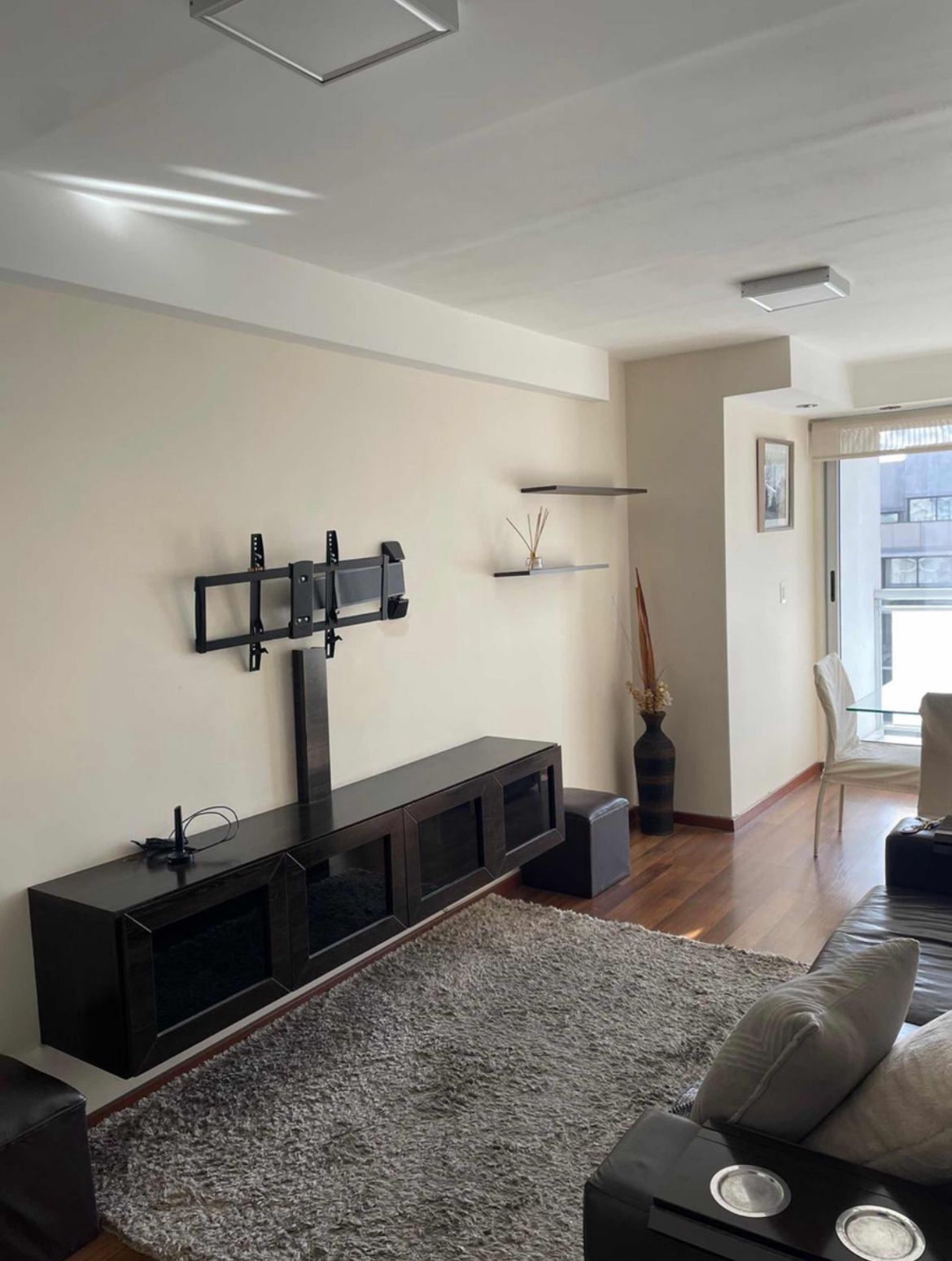  Alquiler y Venta Apartamento 1 Dormitorio Pocitos Balcón Cochera 