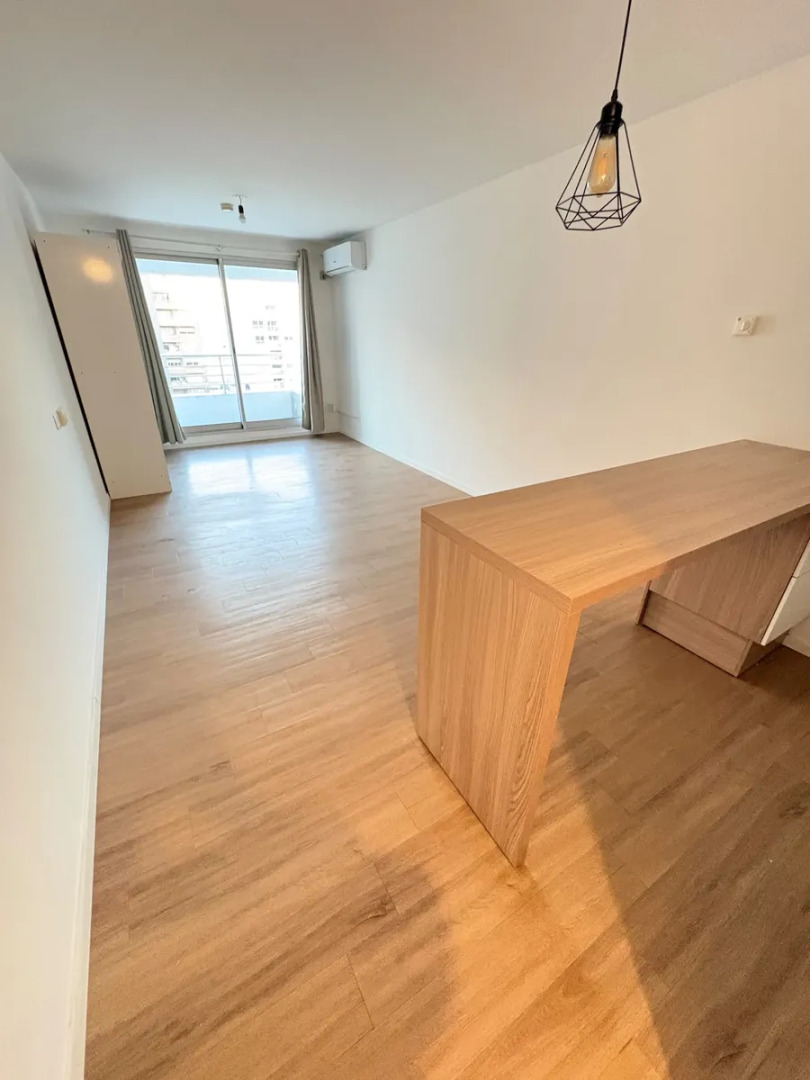  Alquiler Apartamento Monoambiente Pocitos con balcon