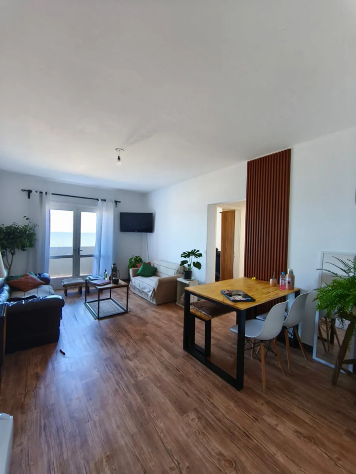  Alquiler Apartamento 2 Dormitorios Ciudad Vieja frente al Mar