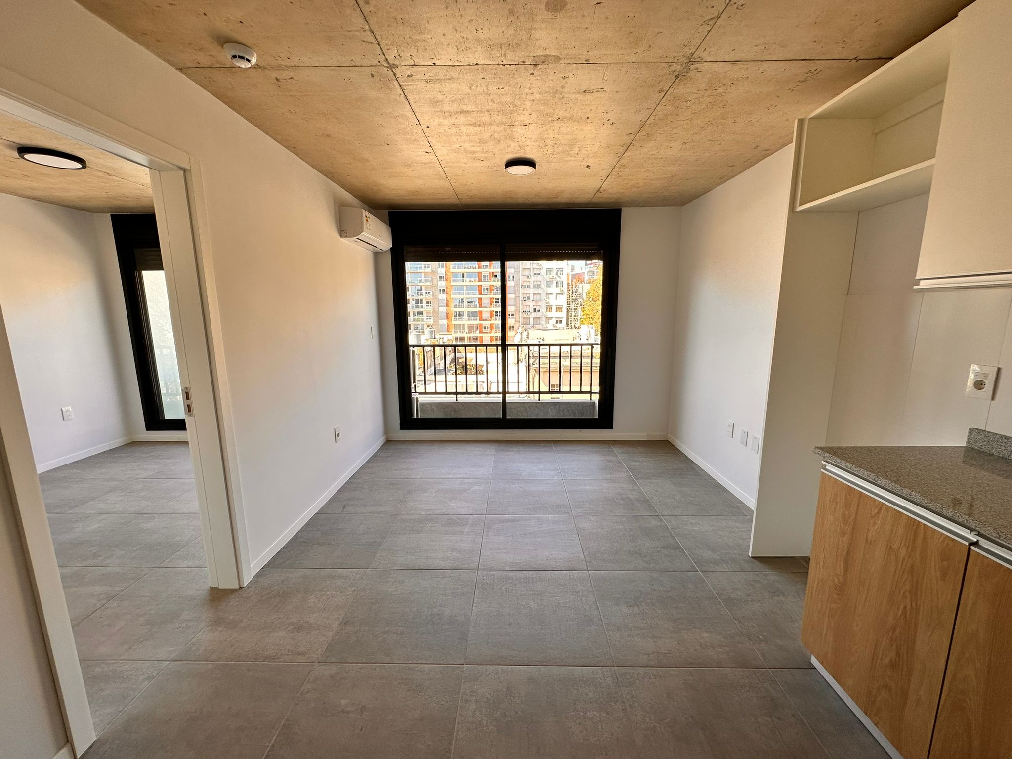  Alquiler Apartamento 1 Dormitorio Tres Cruces Balcón Garaje