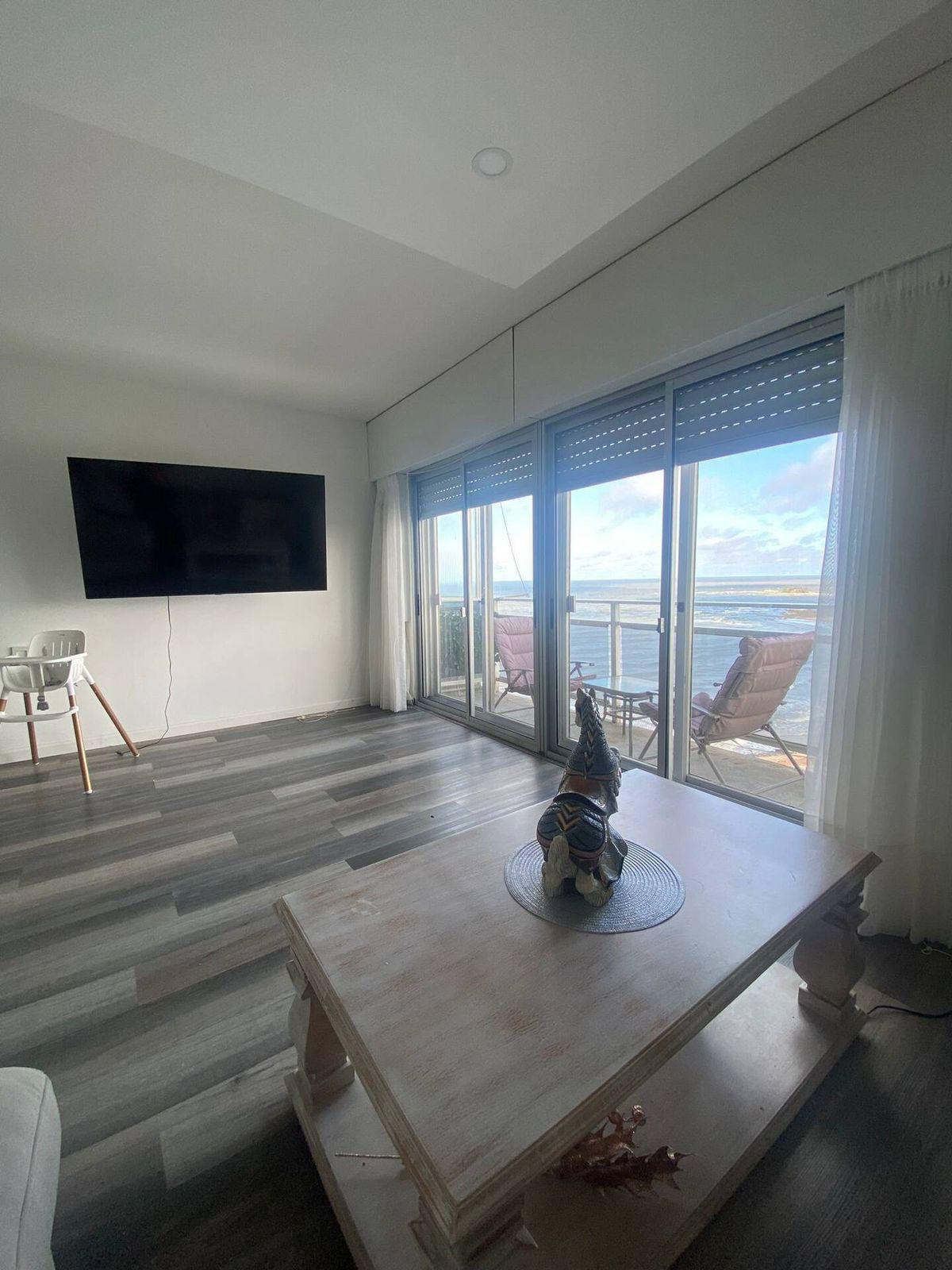  Alquiler Apartamento 3 Dormitorios Malvin Amoblado Frente a Playa
