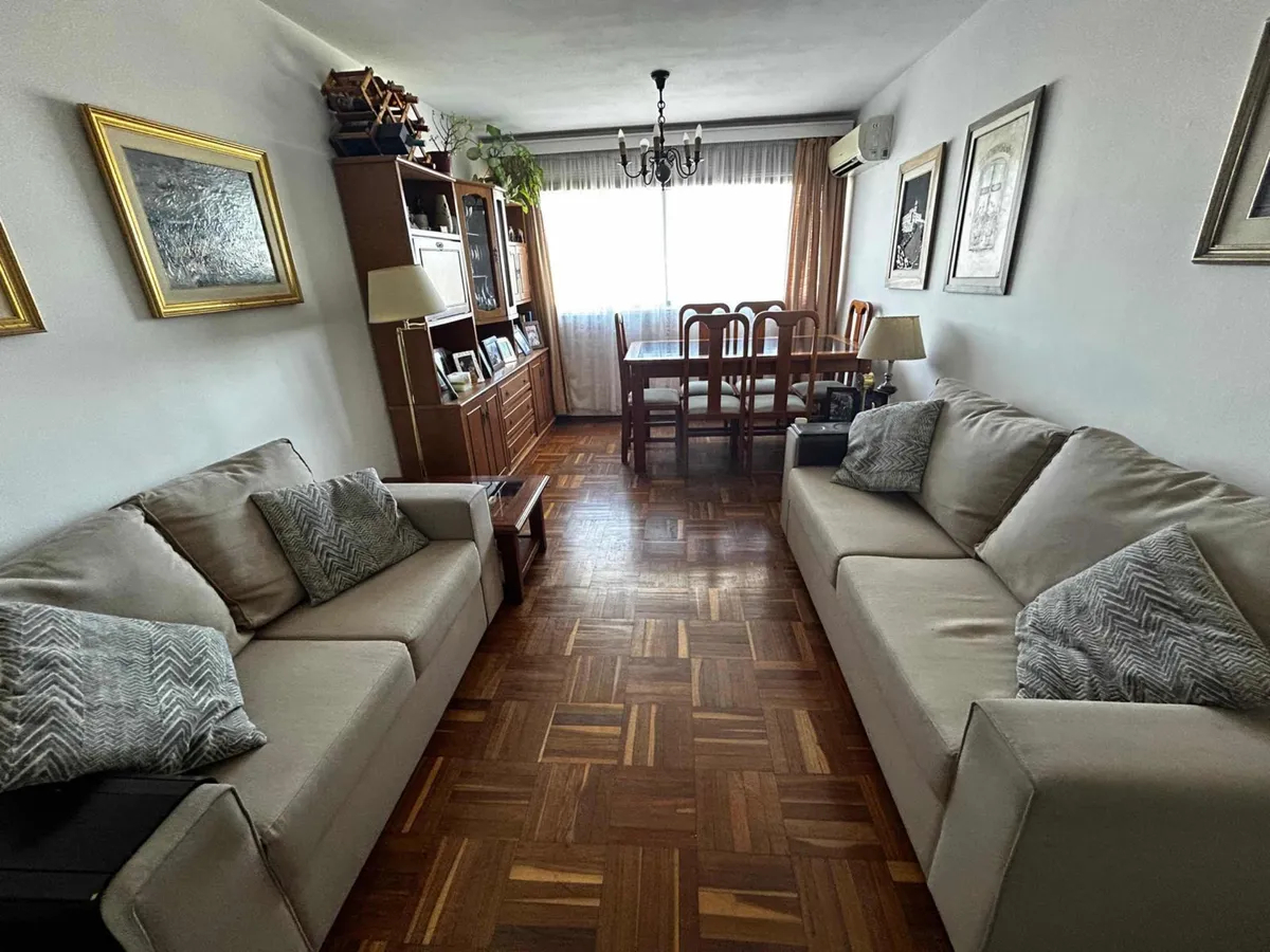  Alquiler Apartamento 3 Dormitorios Buceo con estacionamiento 