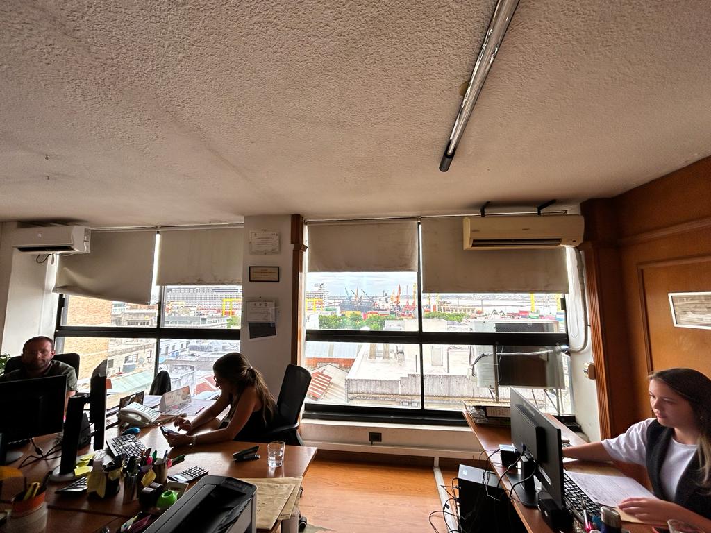  Oficinas en  Venta 2 Habitaciones Ciudad Vieja