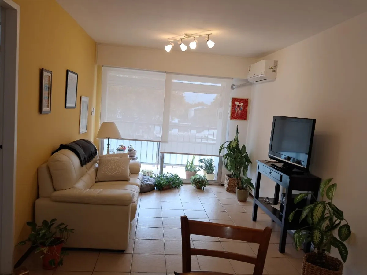  Alquiler Apartamento 2 Dormitorios Aguada con balcón y garaje