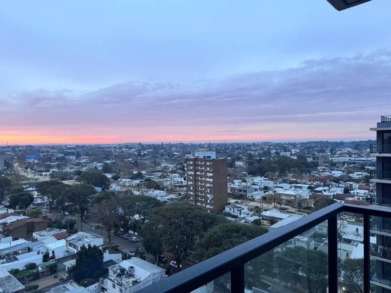  Alquiler Apartamento Amoblado 1 Dormitorio Malvin con balcon