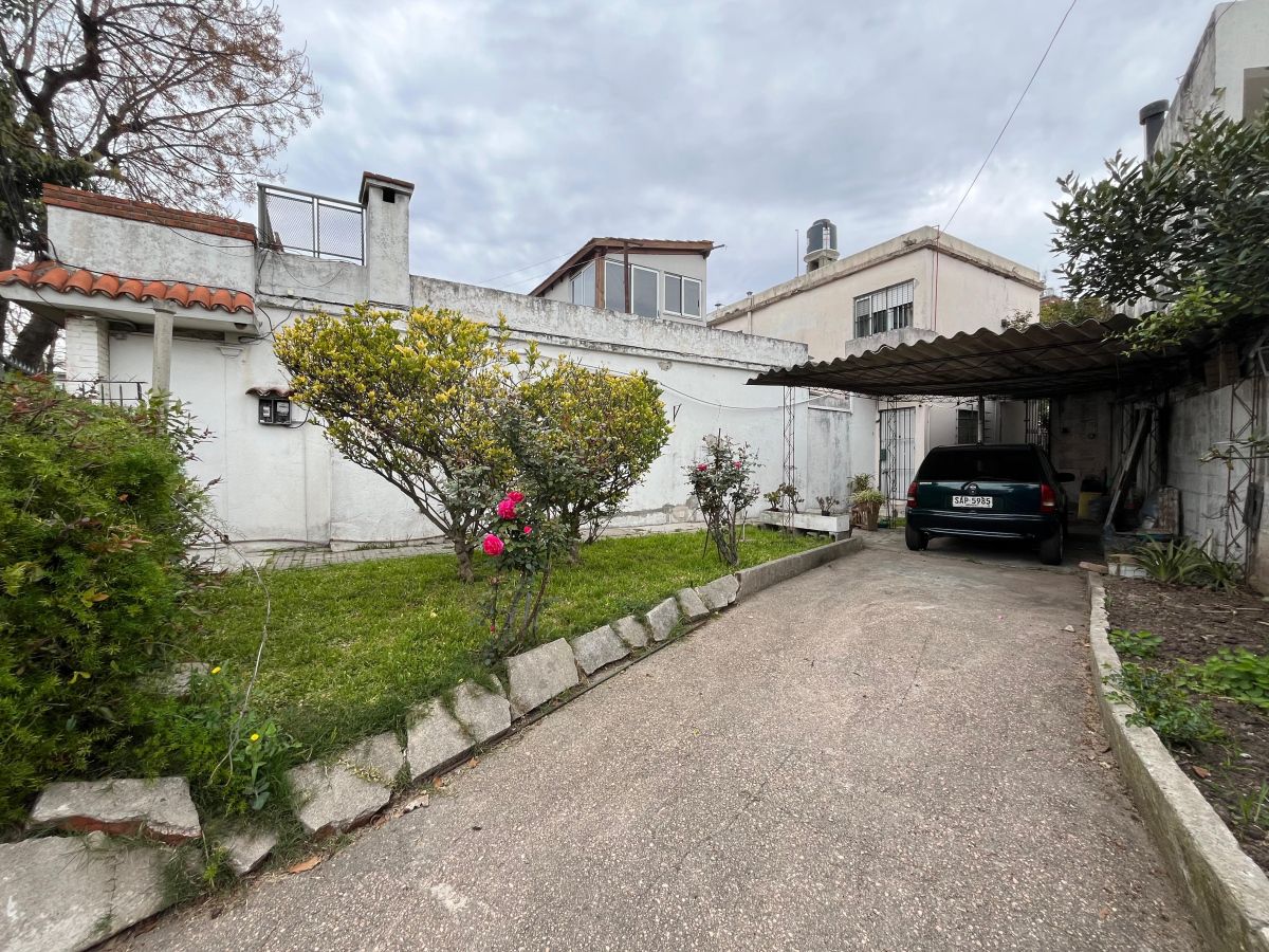  Venta Casa y Apartamento Buceo con Patio y Cochera Inversion
