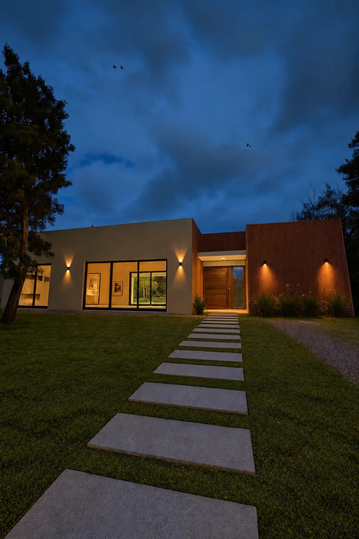  Venta y Alquiler Casa 3 Dormitorios Barrio Privado Cumbres de Carrasco